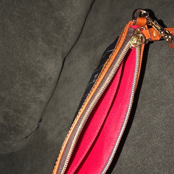 Dooney and Bourke Pittsburgh pirates wallet - Picture 3 of 3